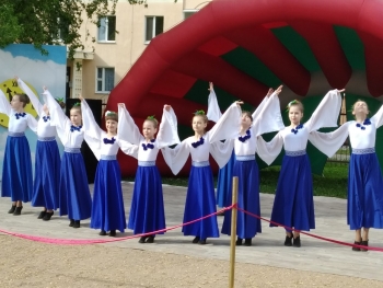 Отчетный праздничный концерт творческих коллективов "Время ярких побед"